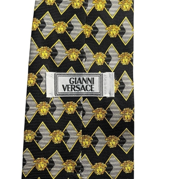 GIANNI VERSACE 90s Vintage Metallic Silk Medusa Pattern Tie Made in Italy - Picture 4 of 6